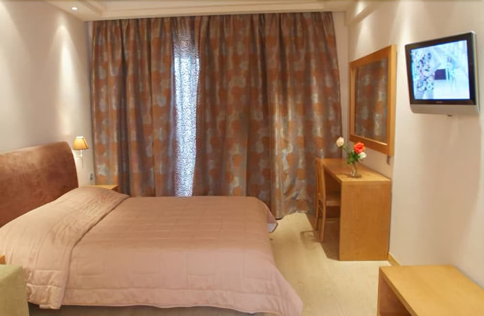 Imagen de la habitación del Hotel Messinian Bay. Foto 11