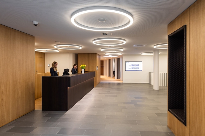 Imagen de los interiores del Hotel Messmer. Foto 16