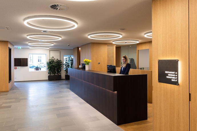 Imagen de los interiores del Hotel Messmer. Foto 18