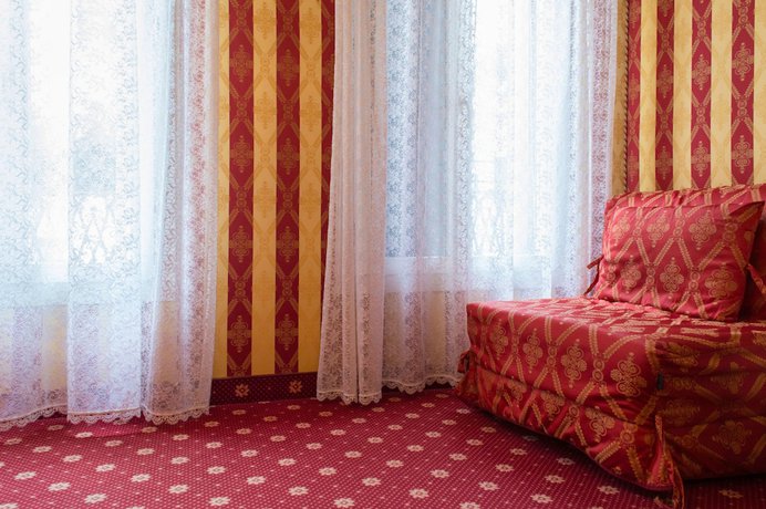 Imagen de la habitación del Hotel Messner Palace. Foto 10