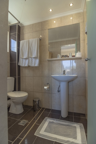 Imagen de la habitación del Hotel Messonghi Beach Holiday Resort. Foto 7