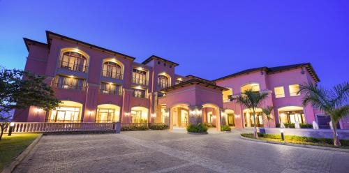 Imagen general del Hotel Mestil & Residences. Foto 1