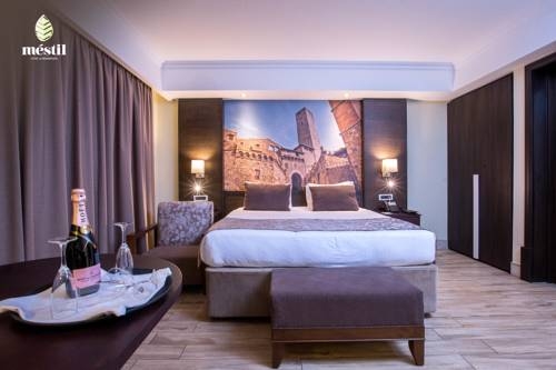 Imagen de la habitación del Hotel Mestil & Residences. Foto 2