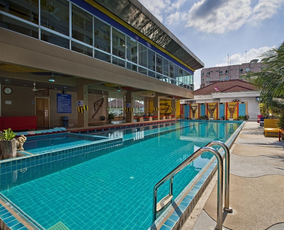 Imagen de la piscina del Hotel Mestyle Place. Foto 15