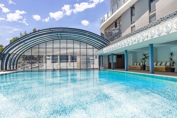 Imagen de la piscina del Hotel Meta Business. Foto 20