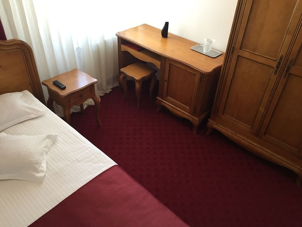 Imagen de la habitación del Hotel Meteor Cluj. Foto 2