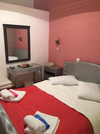 Imagen de la habitación del Hotel Methanion. Foto 3