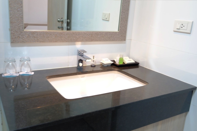 Imagen de la habitación del Hotel Methavalai Residence. Foto 17