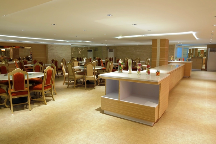 Imagen del bar/restaurante del Hotel Methavalai Residence. Foto 7