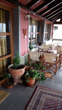 Imagen de los exteriores del Hotel Metoxi. Foto 19