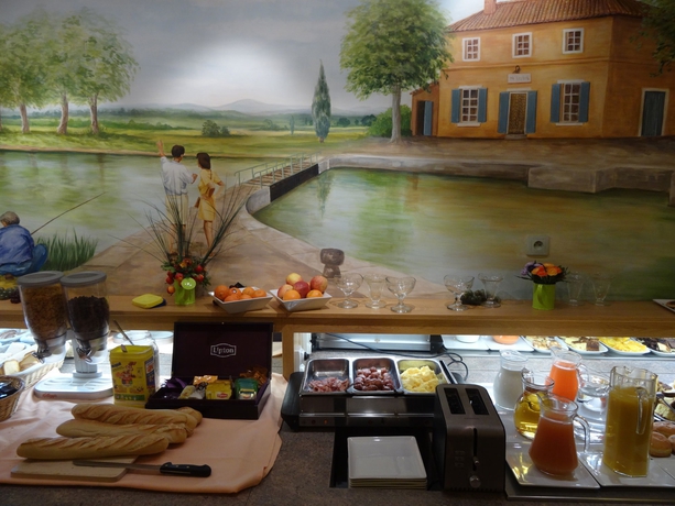 Imagen del bar/restaurante del Hotel Metrhotel Basso Cambo. Foto 8