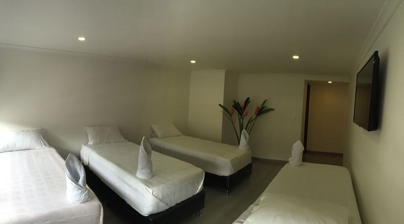 Imagen de la habitación del Hotel Metro 26. Foto 7