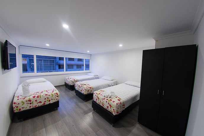 Imagen de la habitación del Hotel Metro 26. Foto 13