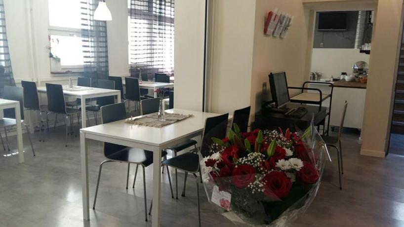 Imagen del bar/restaurante del Hotel Metro Apart. Foto 2