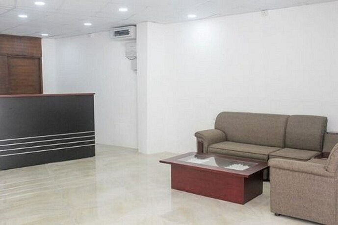 Imagen de los interiores del Hotel Metro City. Foto 15