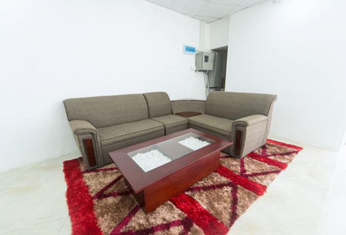 Imagen de los interiores del Hotel Metro City. Foto 17