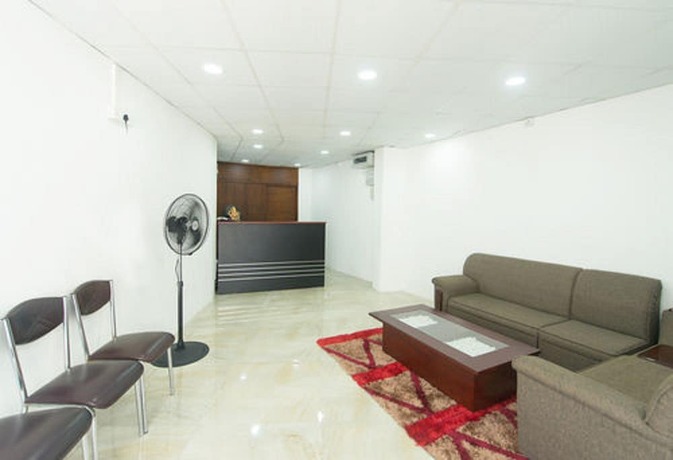 Imagen de los interiores del Hotel Metro City. Foto 18