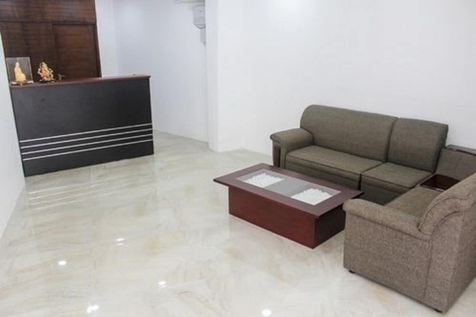 Imagen de los interiores del Hotel Metro City. Foto 19