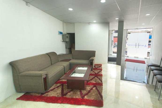 Imagen de los interiores del Hotel Metro City. Foto 20