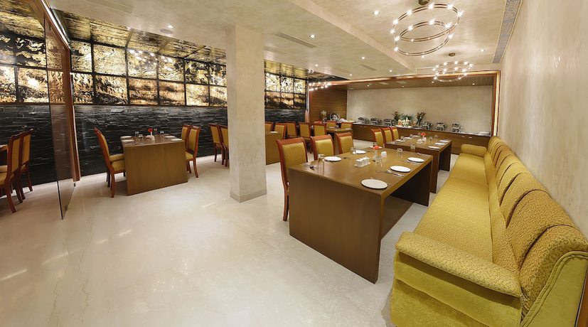 Imagen del bar/restaurante del Hotel Metro Grand Hotel. Foto 3