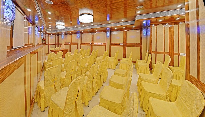 Imagen de los interiores del Hotel Metro Grand Hotel. Foto 18