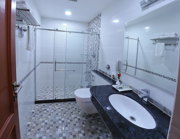 Imagen de la habitación del Hotel Metro Grand Hotel. Foto 11