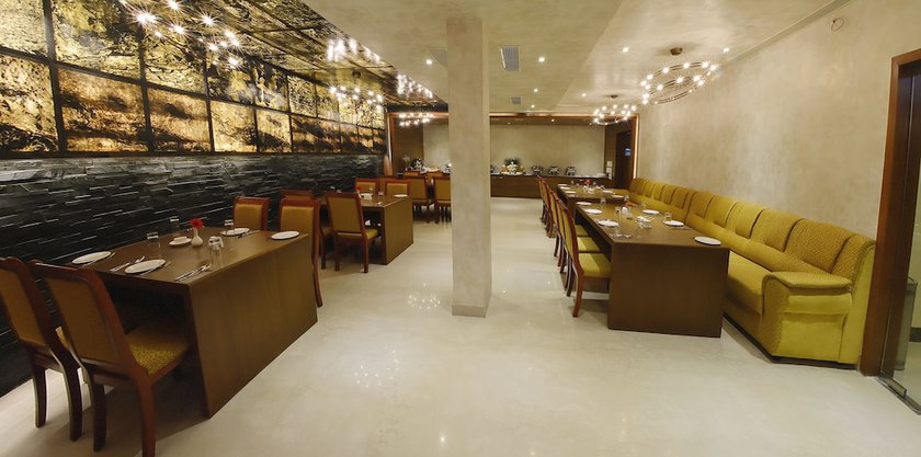 Imagen del bar/restaurante del Hotel Metro Grand Hotel. Foto 7