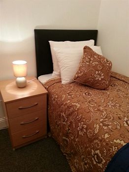 Imagen de la habitación del Hotel Metro House. Foto 3