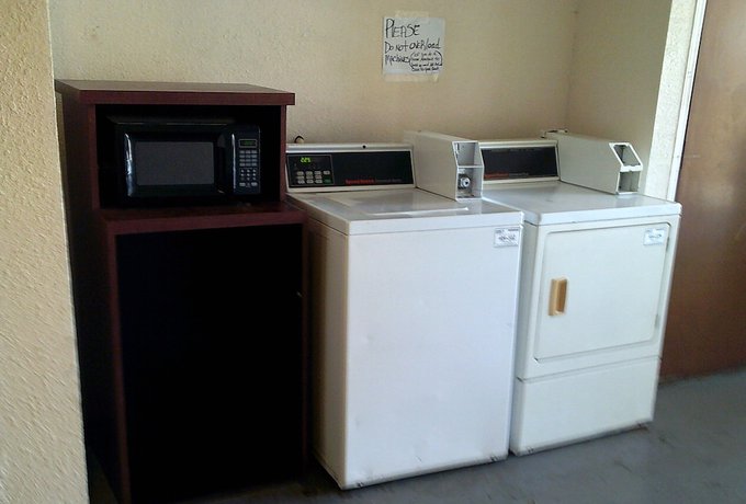 Imagen de los interiores del Hotel Metro Inn and Suites. Foto 18