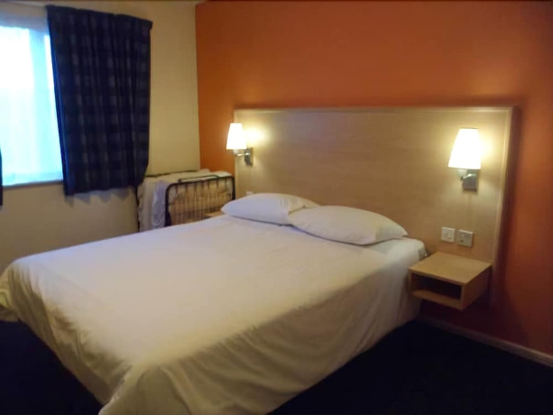 Imagen de la habitación del Hotel Metro Inns Huddersfield. Foto 9