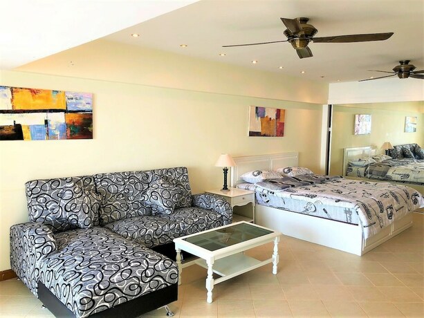 Imagen de la habitación del Hotel Metro Jomtien Condotel. Foto 20