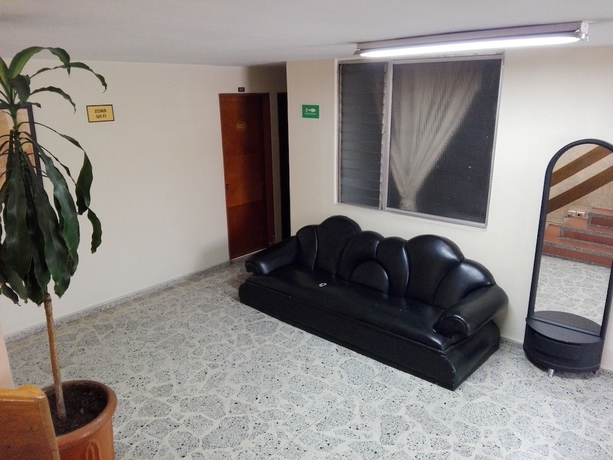 Imagen de los interiores del Hotel Metro Medell&iacute;n. Foto 17