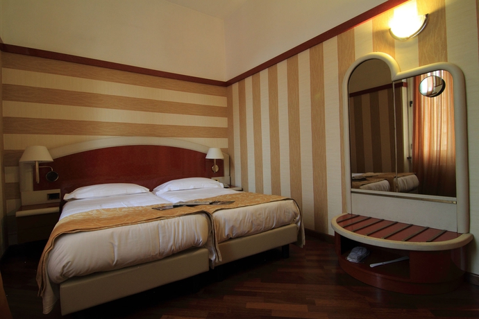 Imagen de la habitación del Hotel Metro, Milán. Foto 6