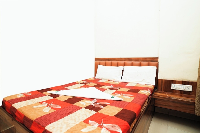 Imagen de la habitación del Hotel Metro Palace, Vasai-Virar. Foto 7