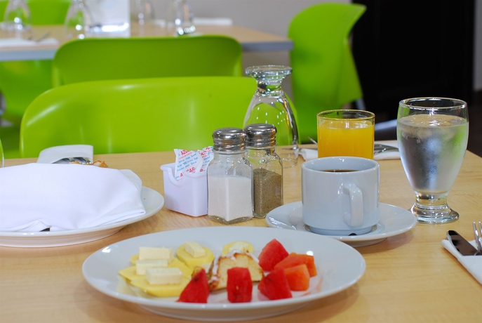 Imagen del bar/restaurante del Hotel Metro Panama. Foto 2