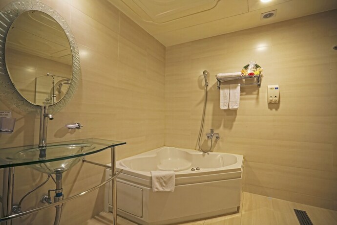 Imagen de la habitación del Hotel Metro Tourist. Foto 17