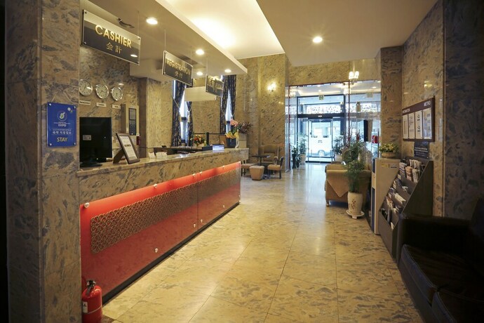 Imagen de los interiores del Hotel Metro Tourist. Foto 29