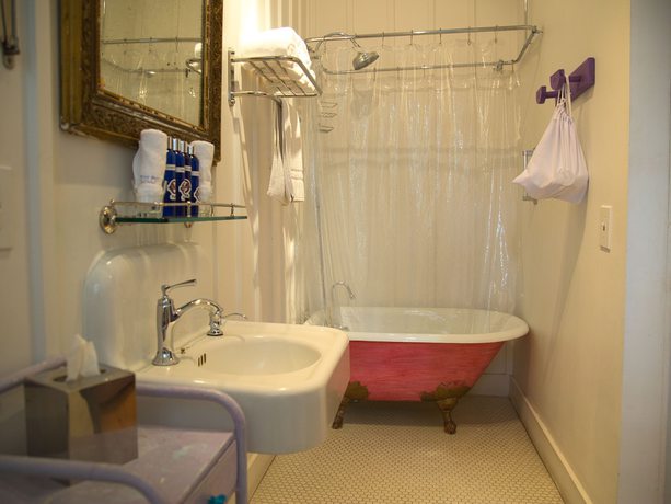 Imagen de la habitación del Hotel Metro and Cafe. Foto 5