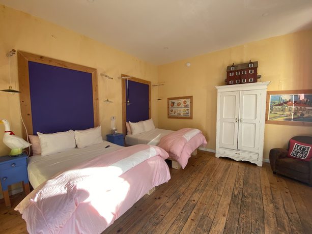 Imagen de la habitación del Hotel Metro and Cafe. Foto 13