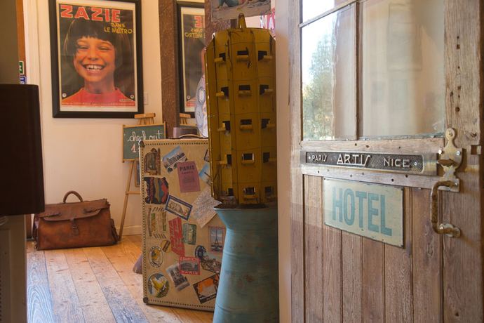 Imagen de los interiores del Hotel Metro and Cafe. Foto 20