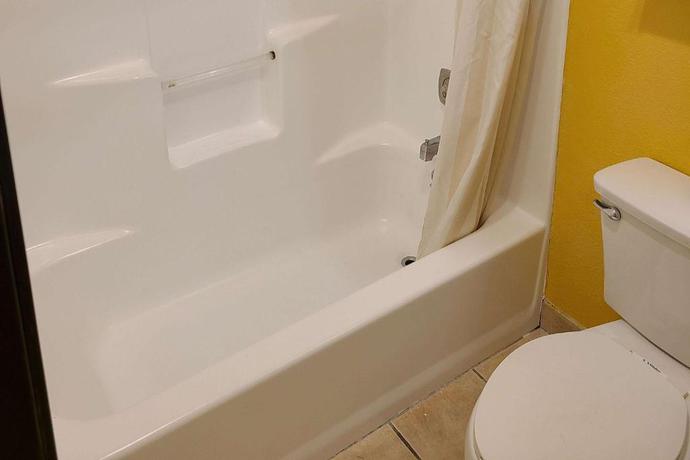 Imagen de la habitación del Hotel MetroParc 'nSuites. Foto 3