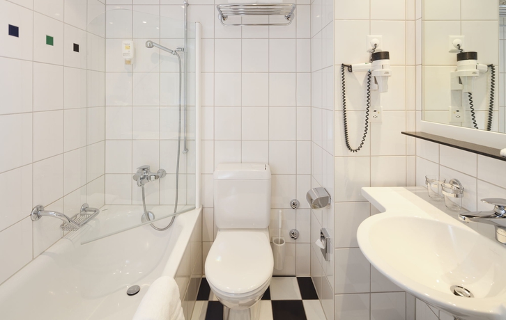 Imagen de la habitación del Hotel Metropol Basel. Foto 2