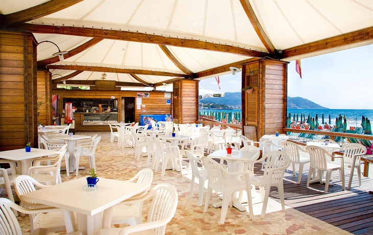 Imagen del bar/restaurante del Hotel Metropol, Diano Marina. Foto 1