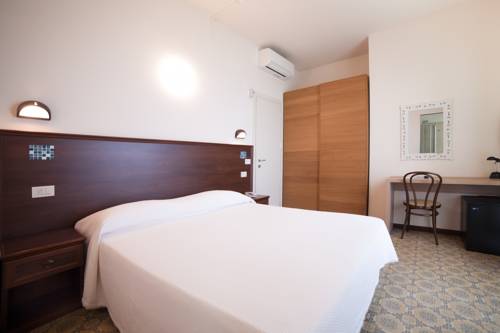 Imagen de la habitación del Hotel Metropol, Pesaro. Foto 5