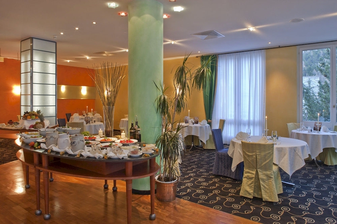 Imagen del bar/restaurante del Hotel Metropol, Saas-Fee. Foto 2