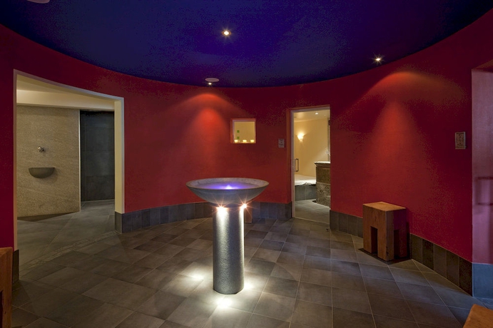 Imagen de la piscina del Hotel Metropol, Saas-Fee. Foto 11