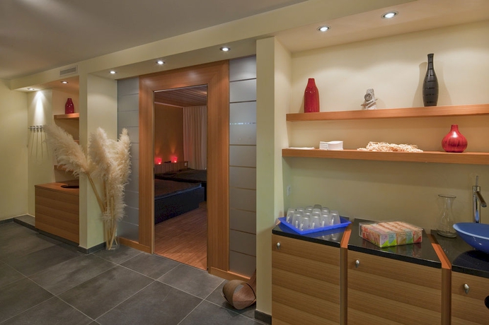 Imagen de la piscina del Hotel Metropol, Saas-Fee. Foto 15