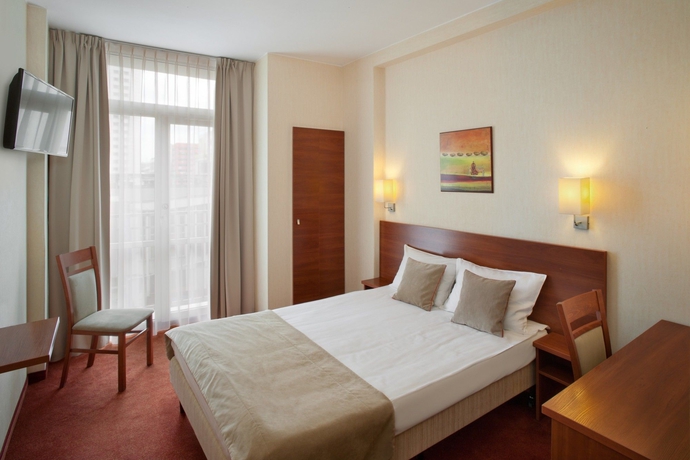 Imagen de la habitación del Hotel Metropol, Varsovia. Foto 8
