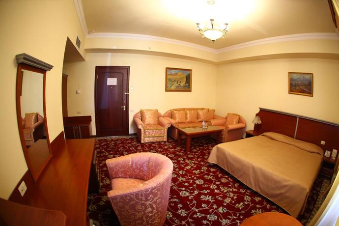 Imagen de la habitación del Hotel Metropol Yerevan. Foto 14