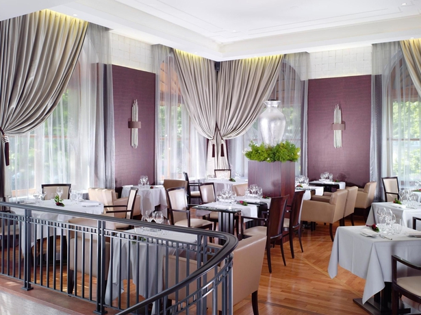 Imagen del bar/restaurante del Hotel Metropole Geneve. Foto 7